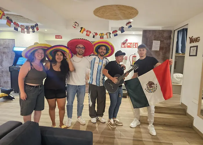 Y - Albergue Juvenil